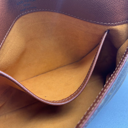 Louis Vuitton Brown Shoulder Bags A-15067