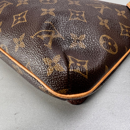 Louis Vuitton Brown Shoulder Bags A-15067