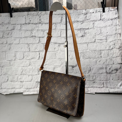 Louis Vuitton Brown Shoulder Bags A-15067