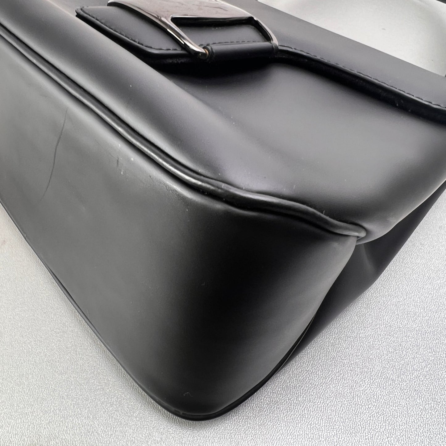 Ferragamo Black Shoulder Bags A-15074