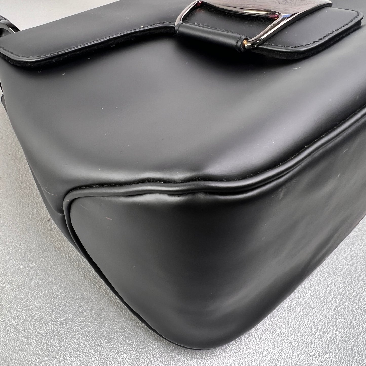 Ferragamo Black Shoulder Bags A-15074