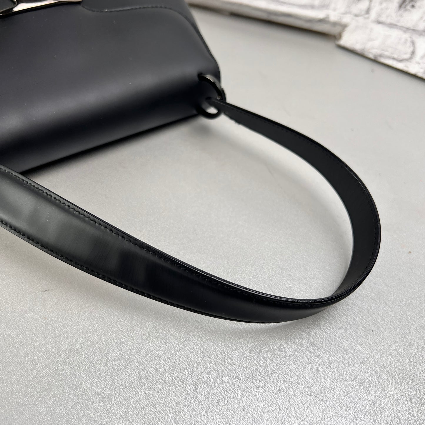Ferragamo Black Shoulder Bags A-15074
