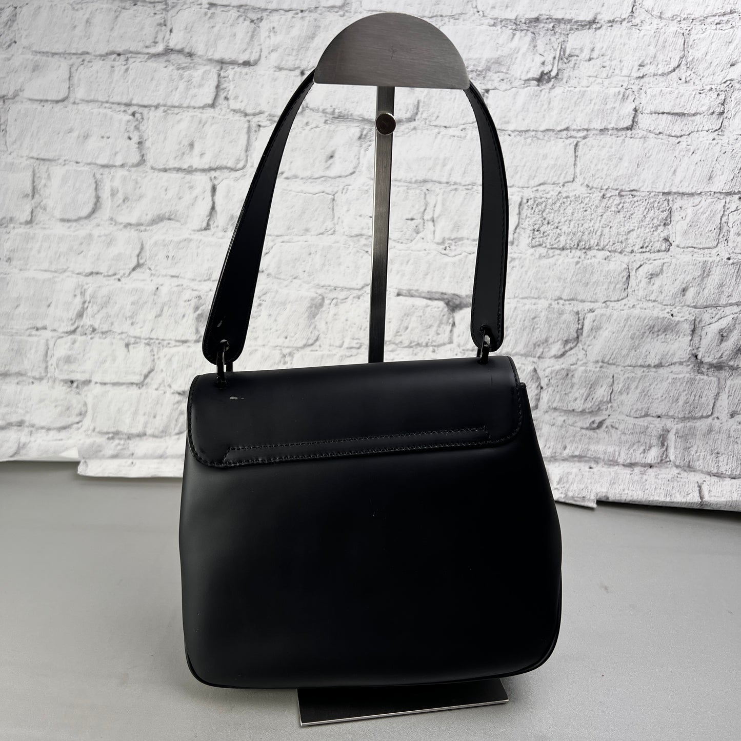 Ferragamo Black Shoulder Bags A-15074