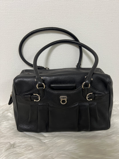 Ferragamo ブラック系 Handle Bags A-15079