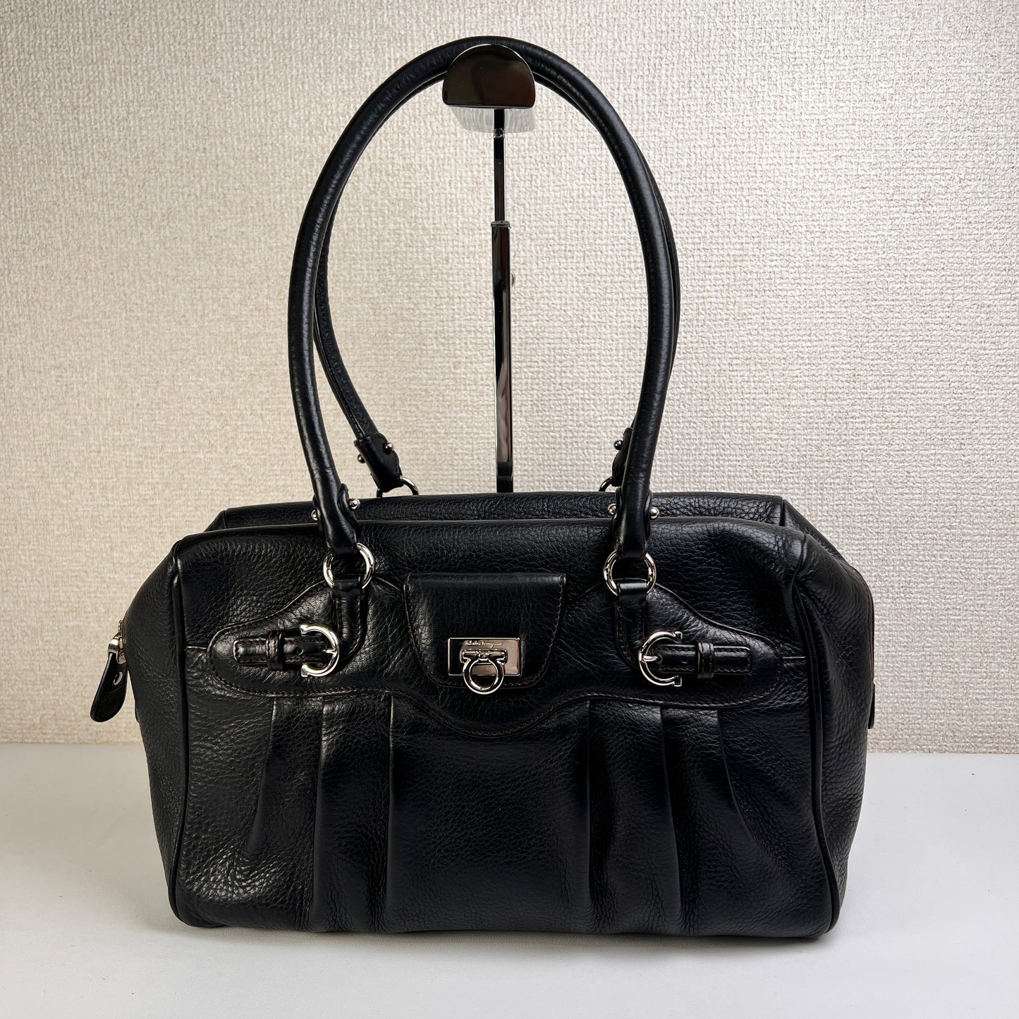 Ferragamo Black Handle Bags A-15079