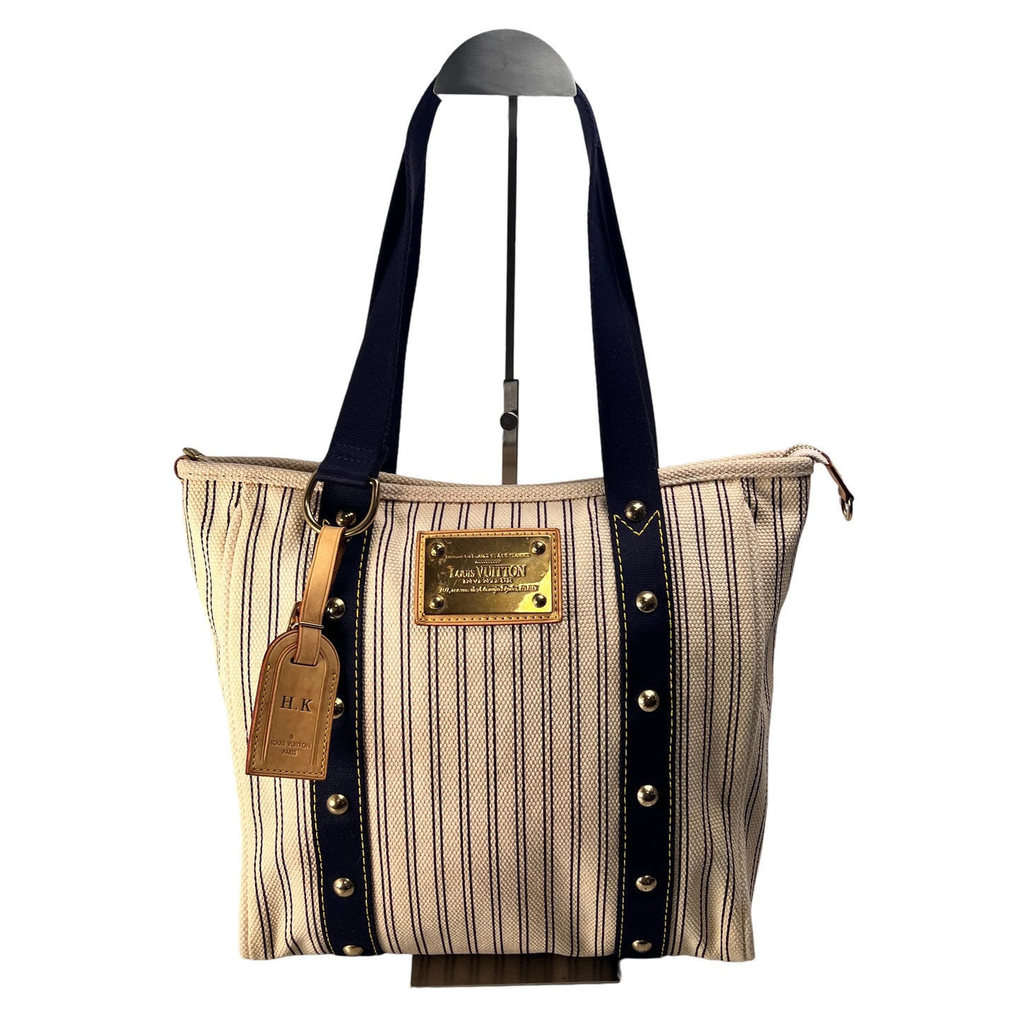 Louis Vuitton Beige Shoulder Bags A-15081