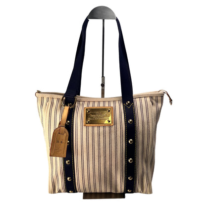 Louis Vuitton Beige Shoulder Bags A-15081
