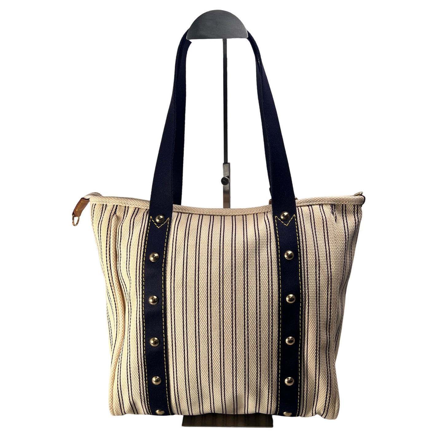 Louis Vuitton Beige Shoulder Bags A-15081