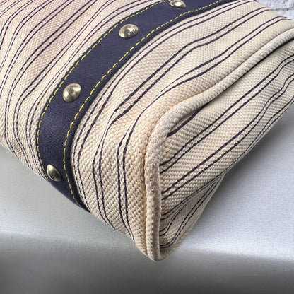 Louis Vuitton Beige Shoulder Bags A-15081