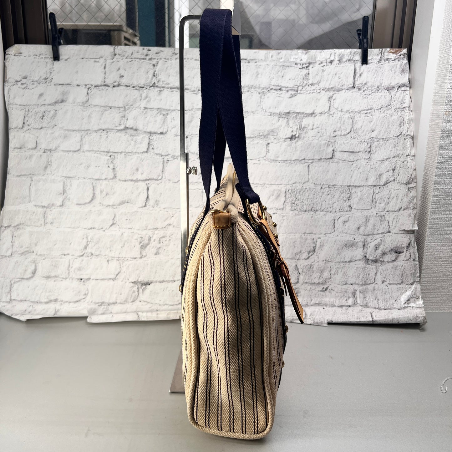 Louis Vuitton Beige Shoulder Bags A-15081