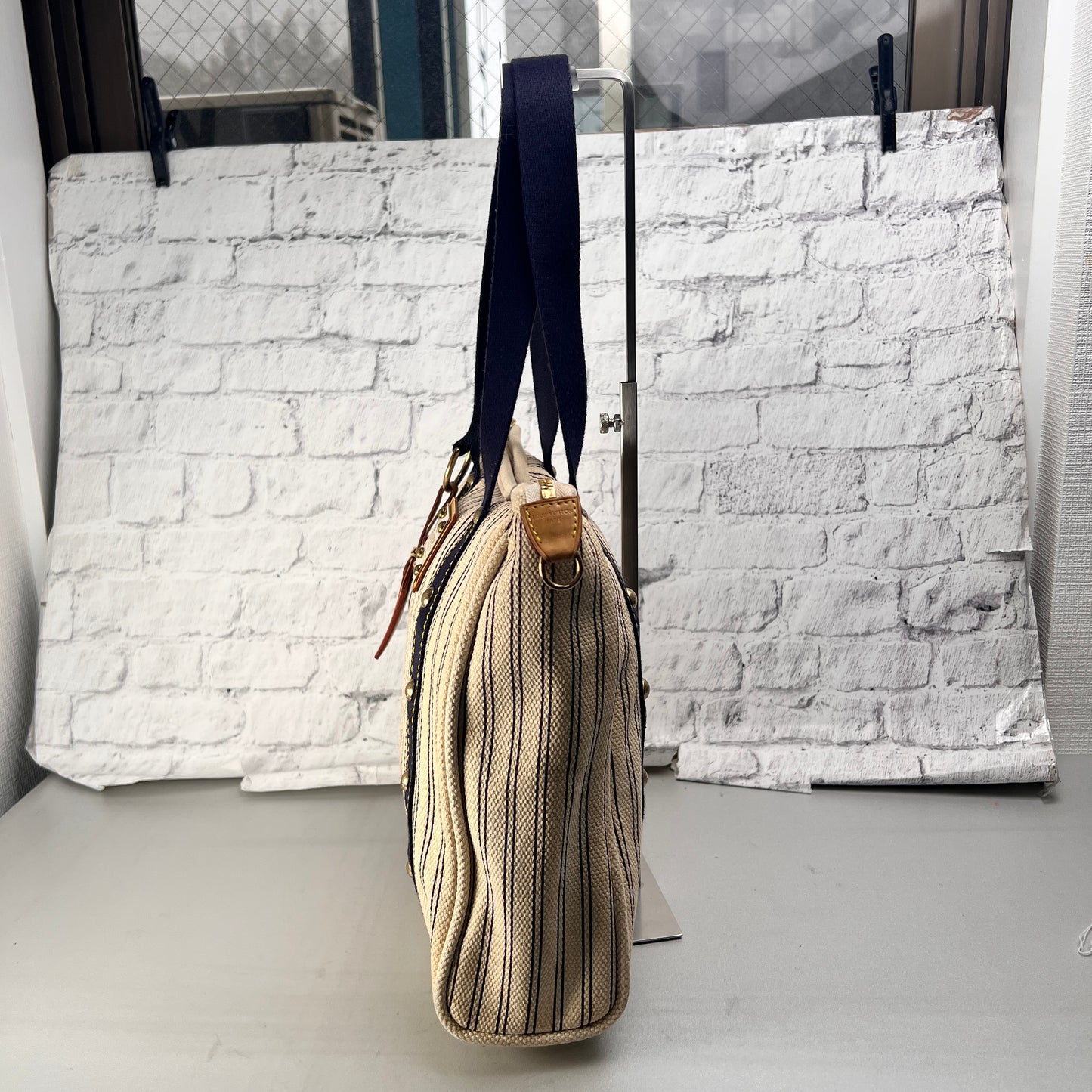 Louis Vuitton Beige Shoulder Bags A-15081