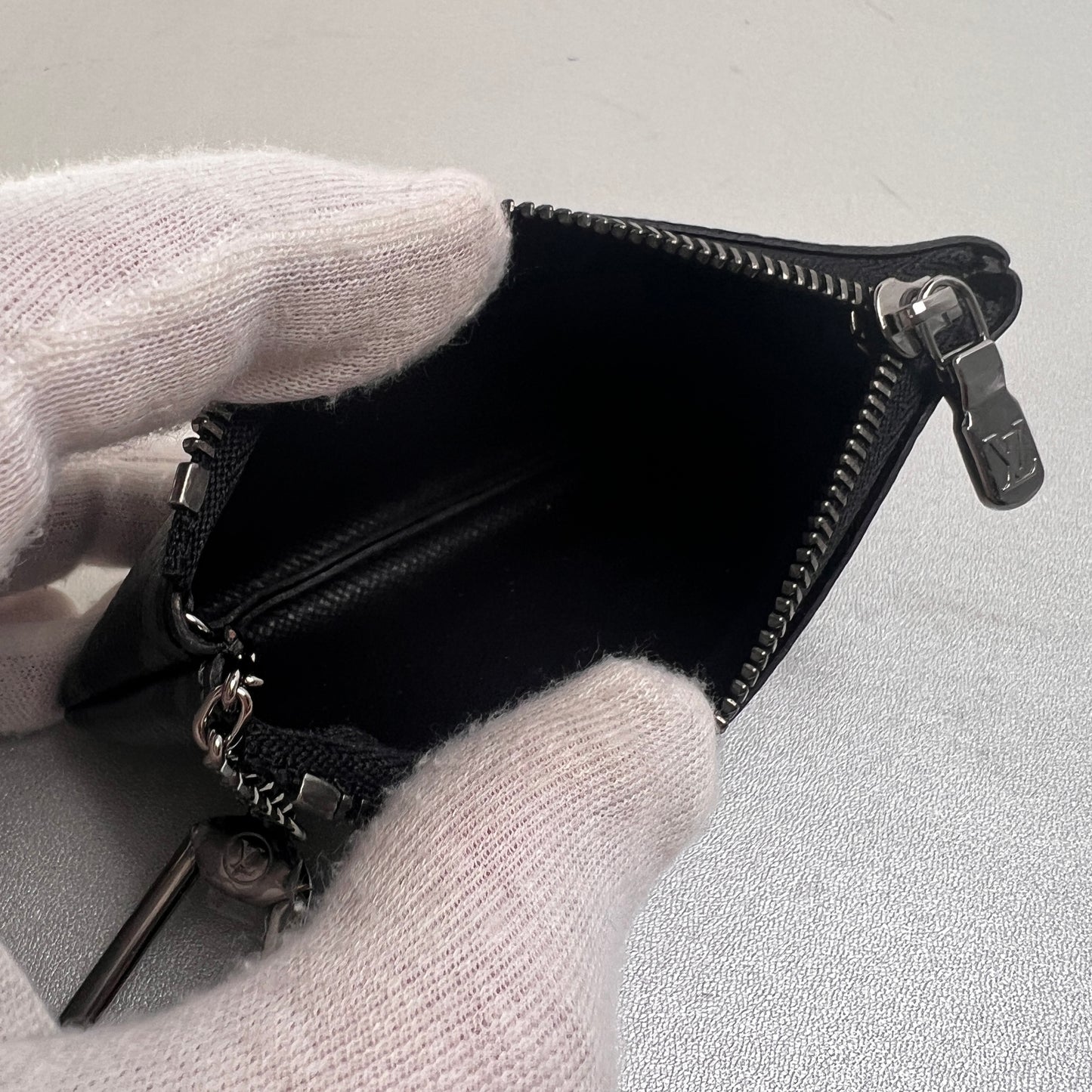 Louis Vuitton Gray Pouches A-15095