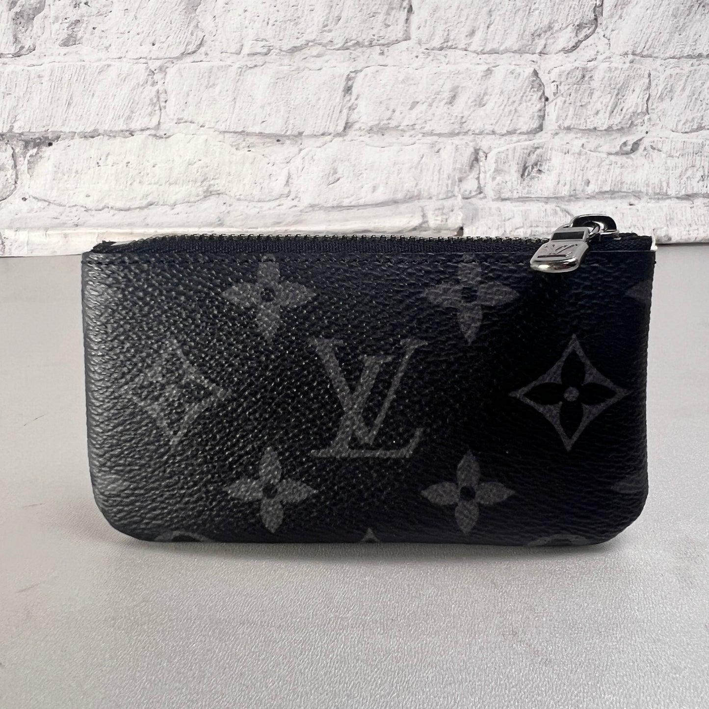 Louis Vuitton Gray Pouches A-15095
