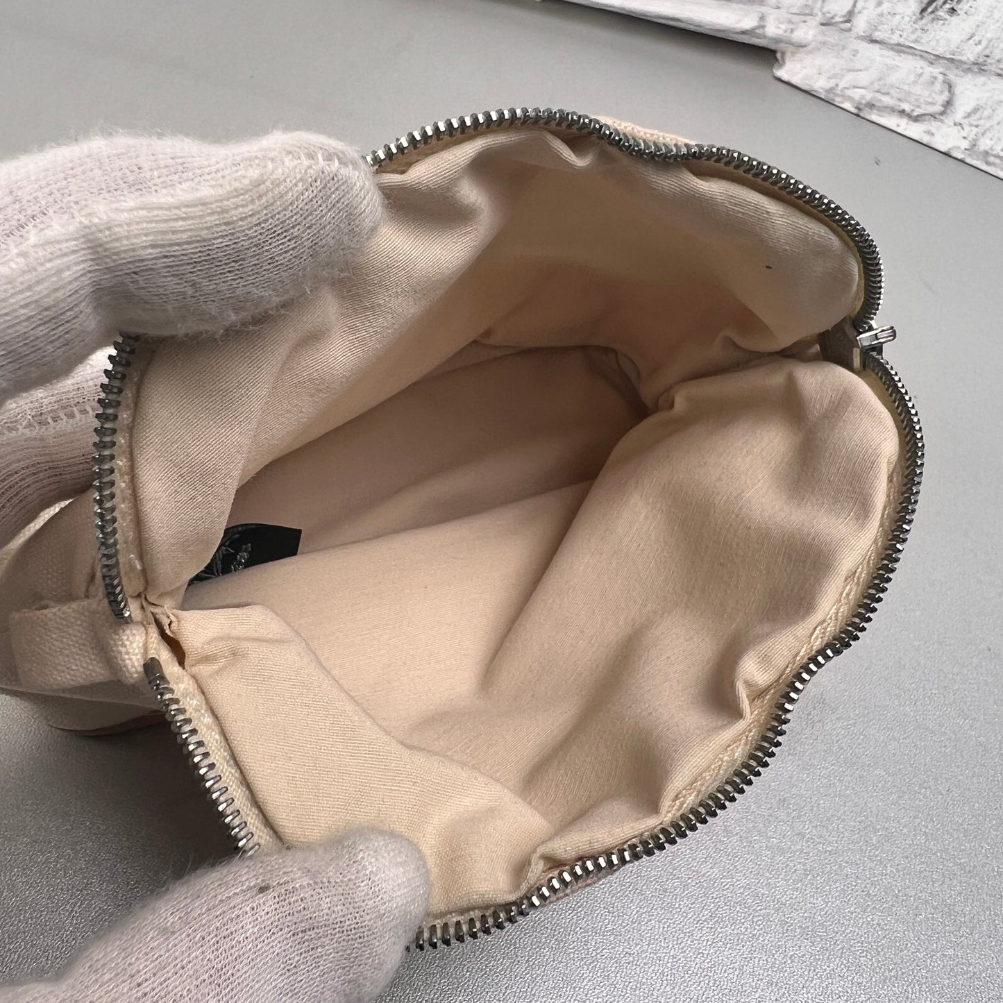 Hermes White Pouches A-15100