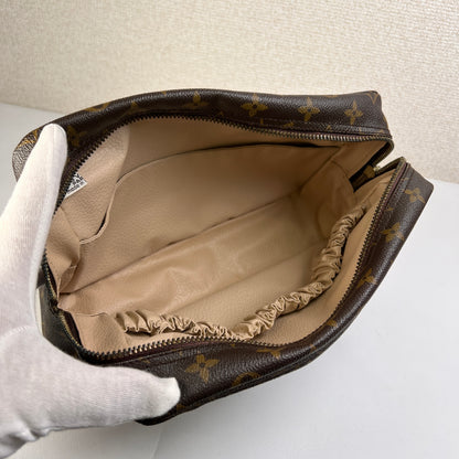 Louis Vuitton Brown Pouches A-15121