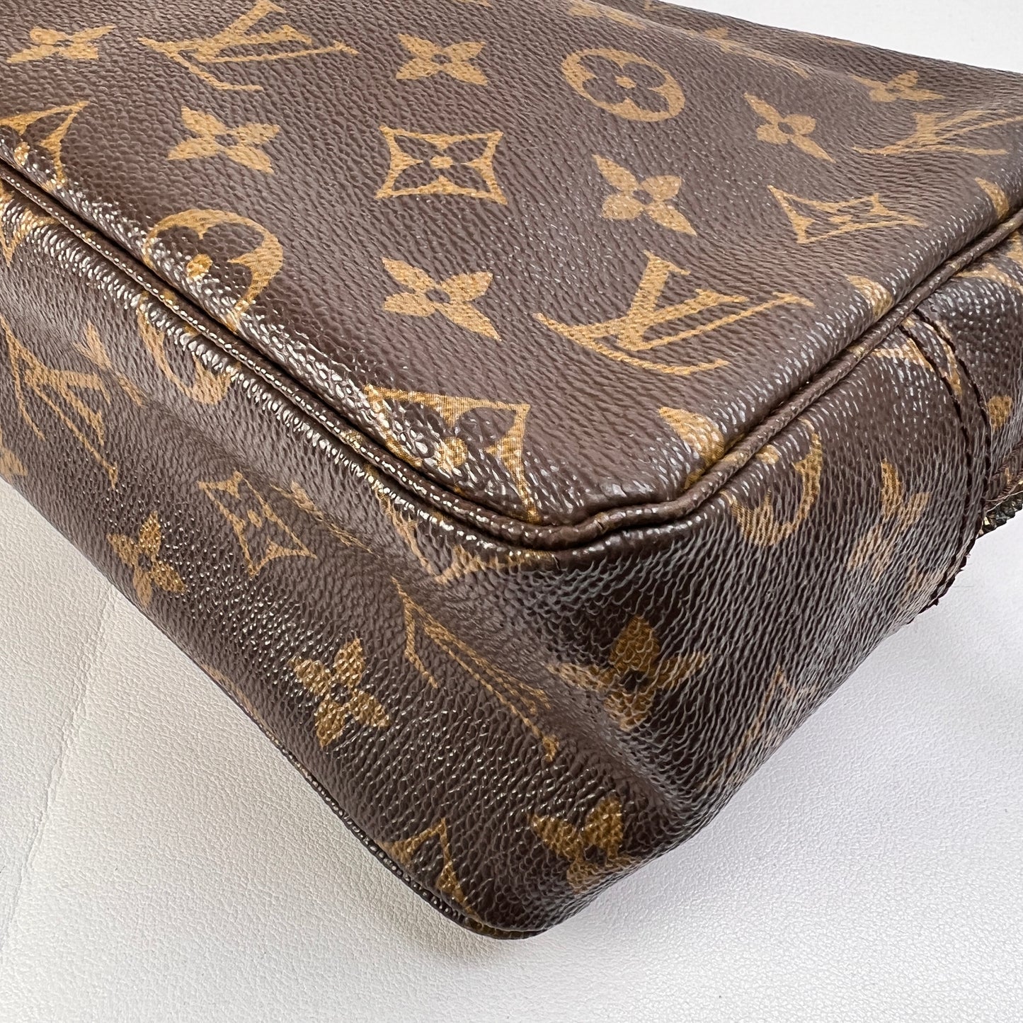 Louis Vuitton Brown Pouches A-15121