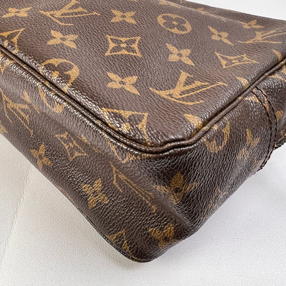 Louis Vuitton Brown Pouches A-15121