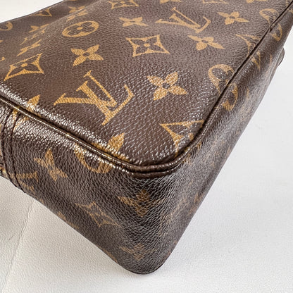 Louis Vuitton Brown Pouches A-15121