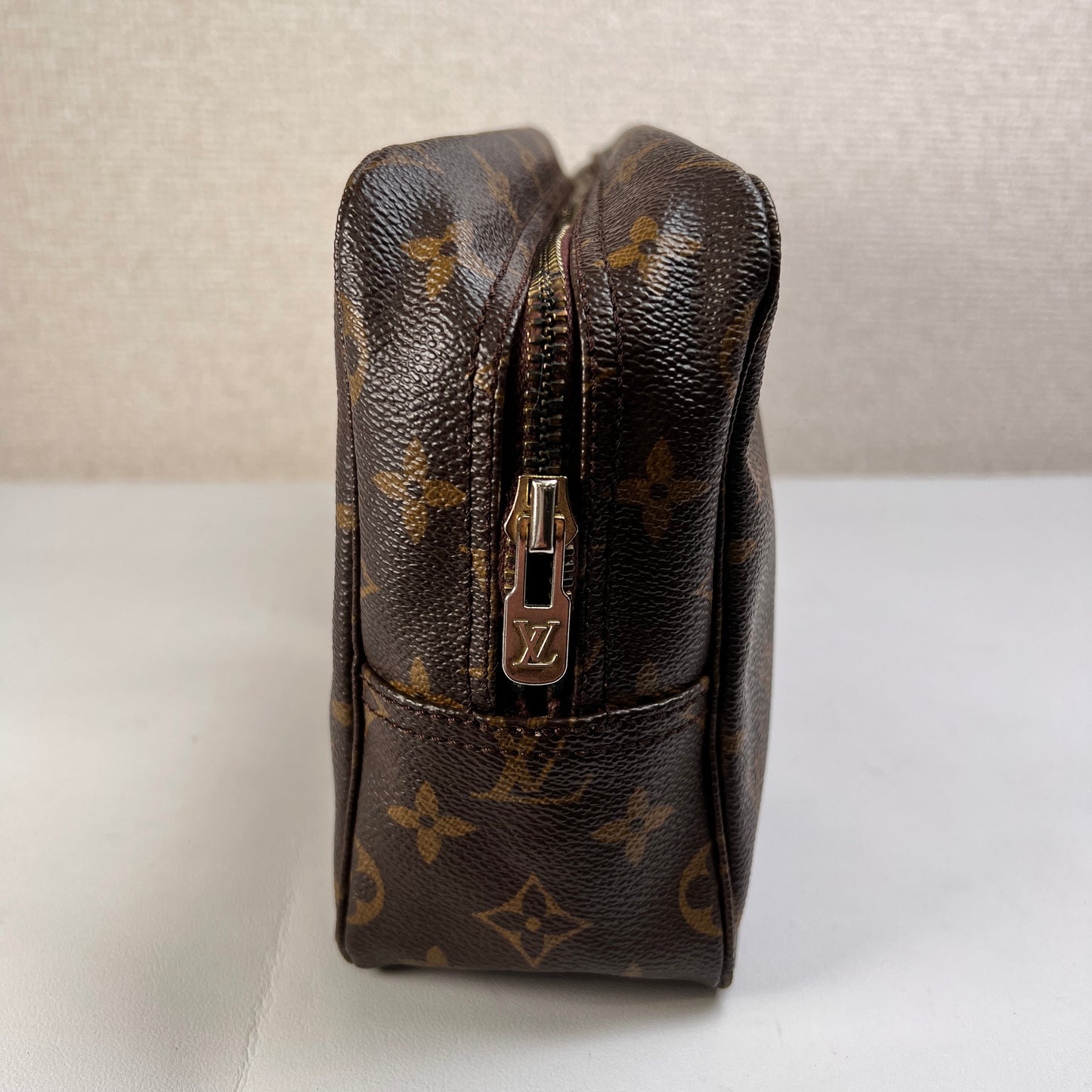 Louis Vuitton Brown Pouches A-15121