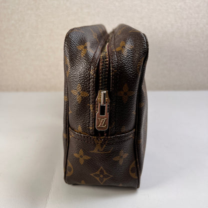 Louis Vuitton Brown Pouches A-15121
