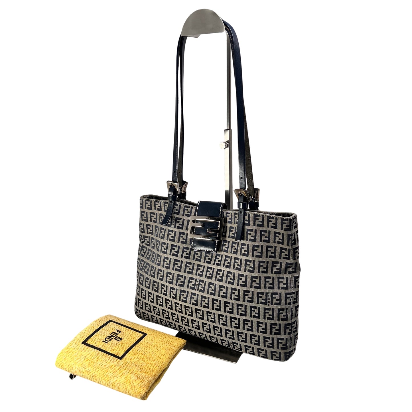 Fendi Blue Shoulder Bags A-15132