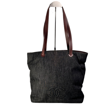 Chanel Black Tote Bags A-15164