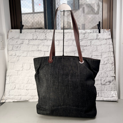 Chanel Black Tote Bags A-15164