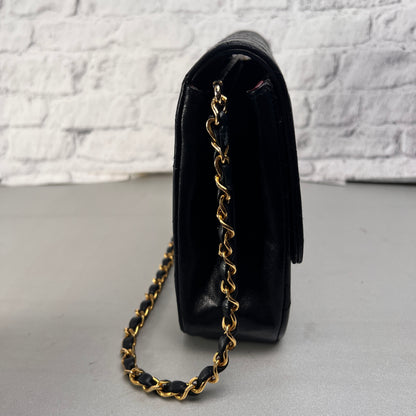 Chanel Black Shoulder Bags A-15170