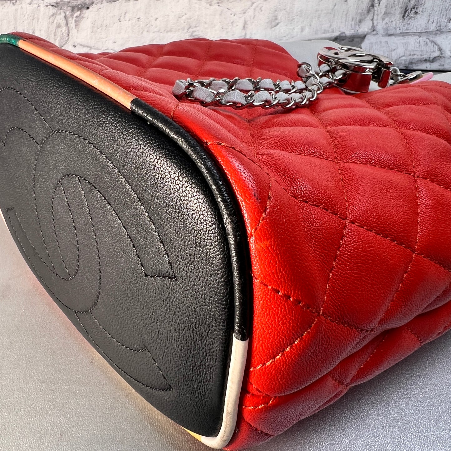 Chanel Orange Shoulder Bags A-15171