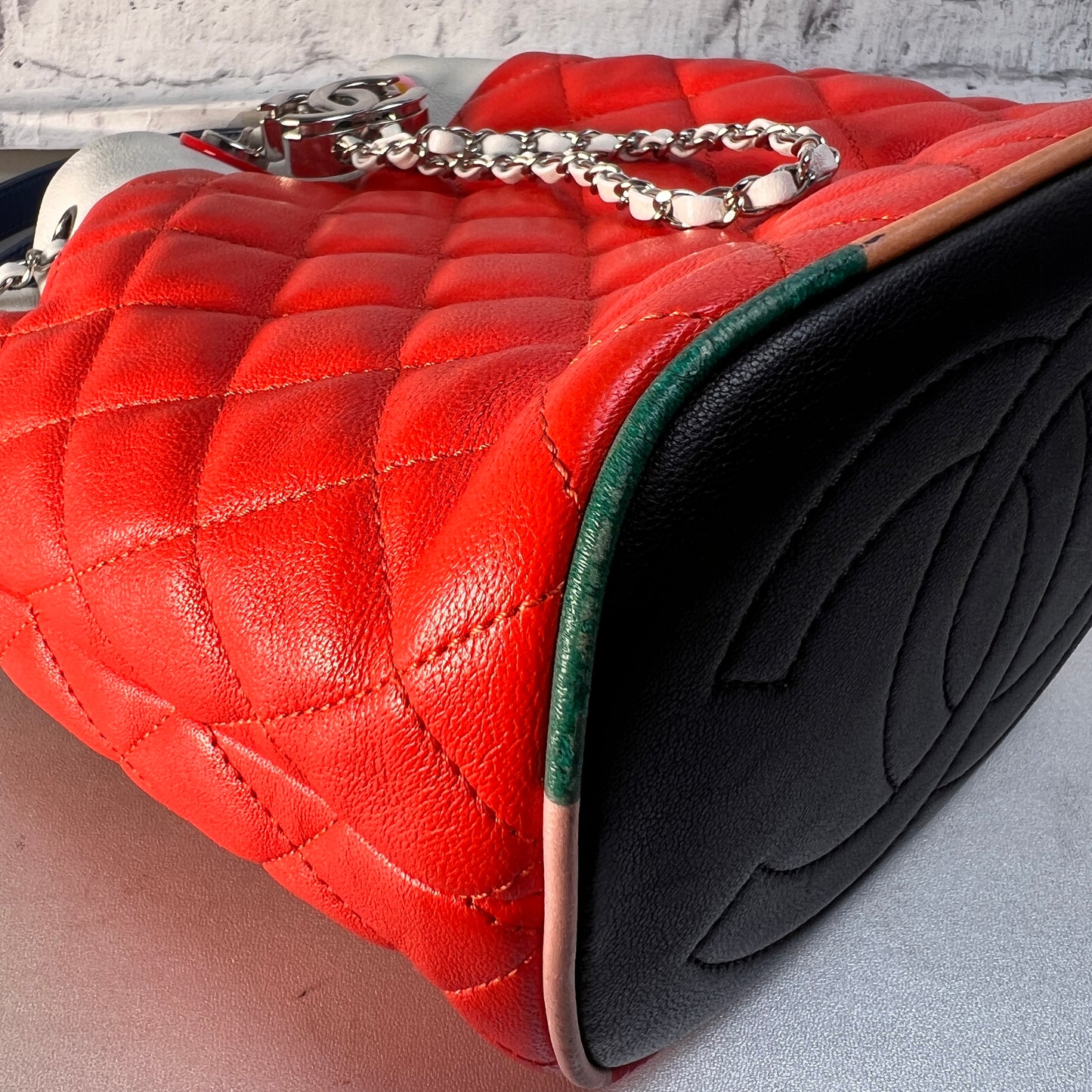 Chanel Orange Shoulder Bags A-15171