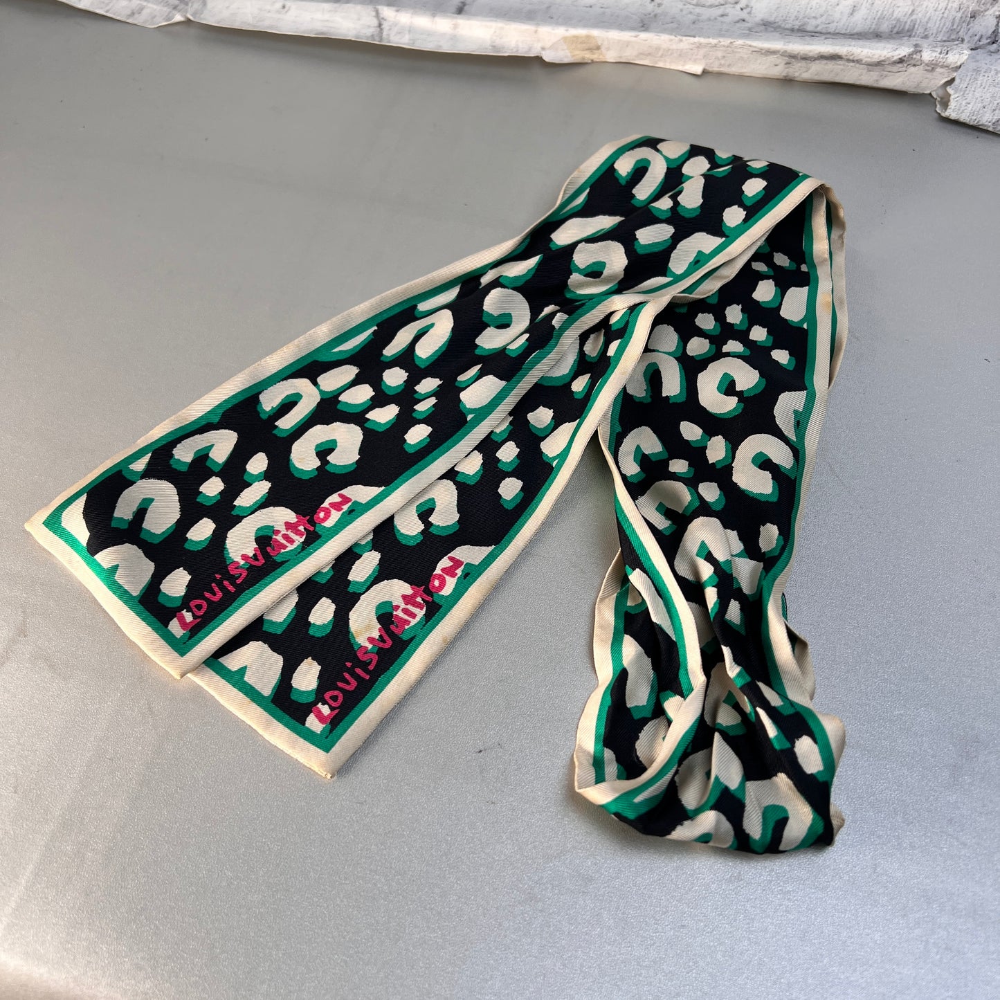 Louis Vuitton Green Scarves A-15190