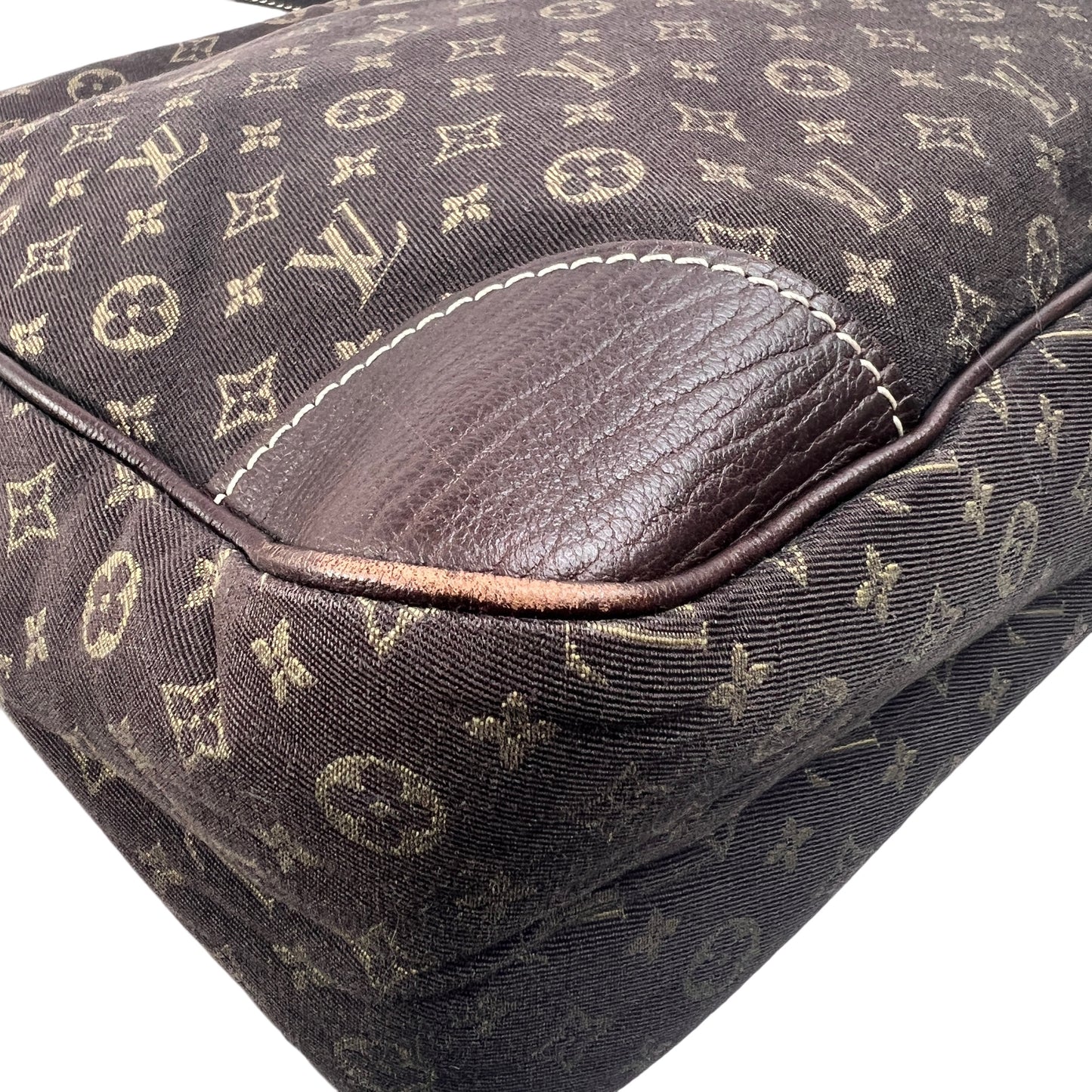 Louis Vuitton Brown Shoulder Bags A-15196