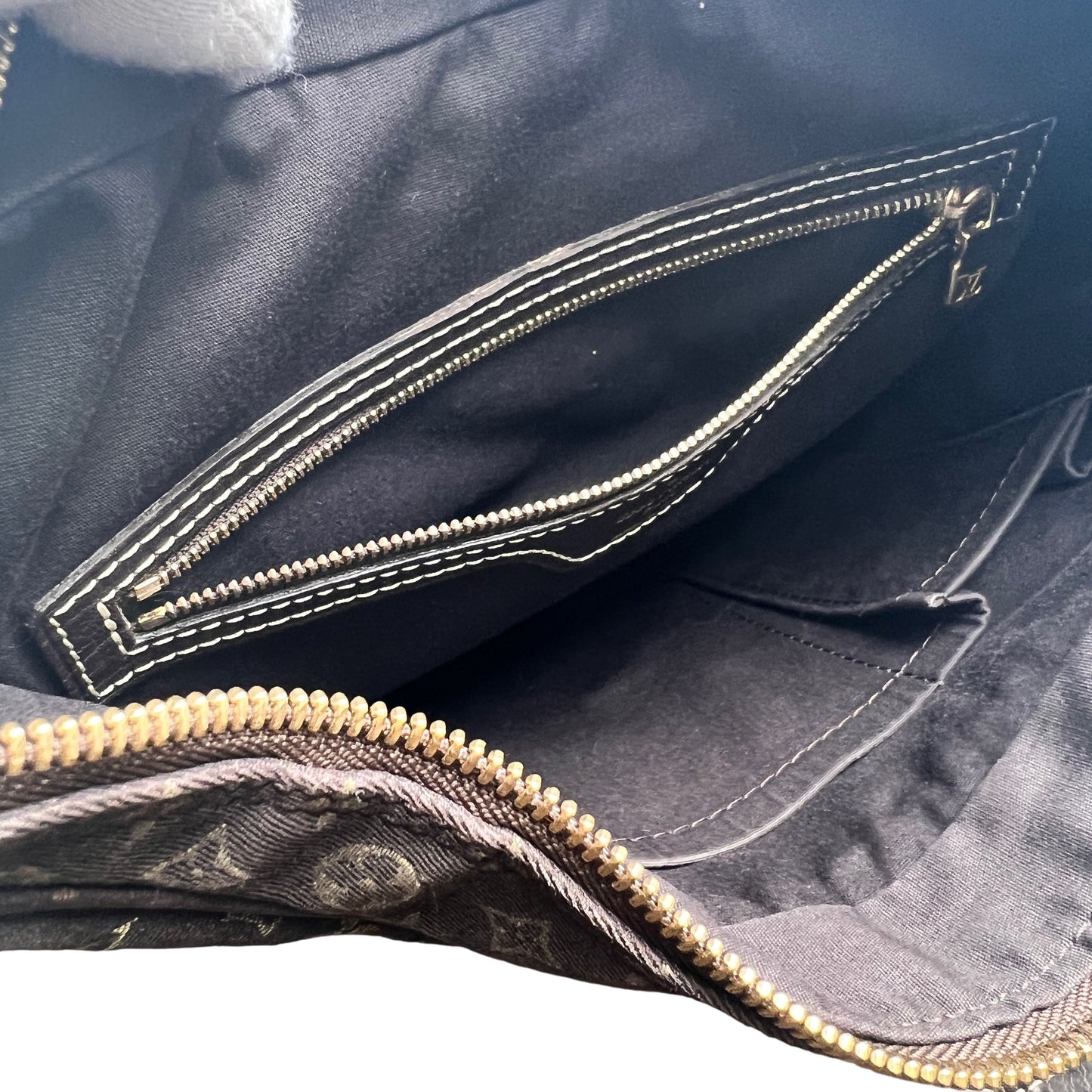 Louis Vuitton Brown Shoulder Bags A-15196