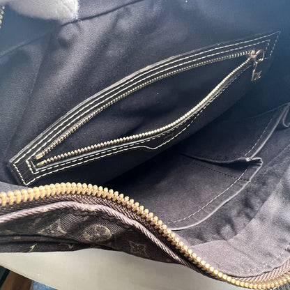 Louis Vuitton Brown Shoulder Bags A-15196