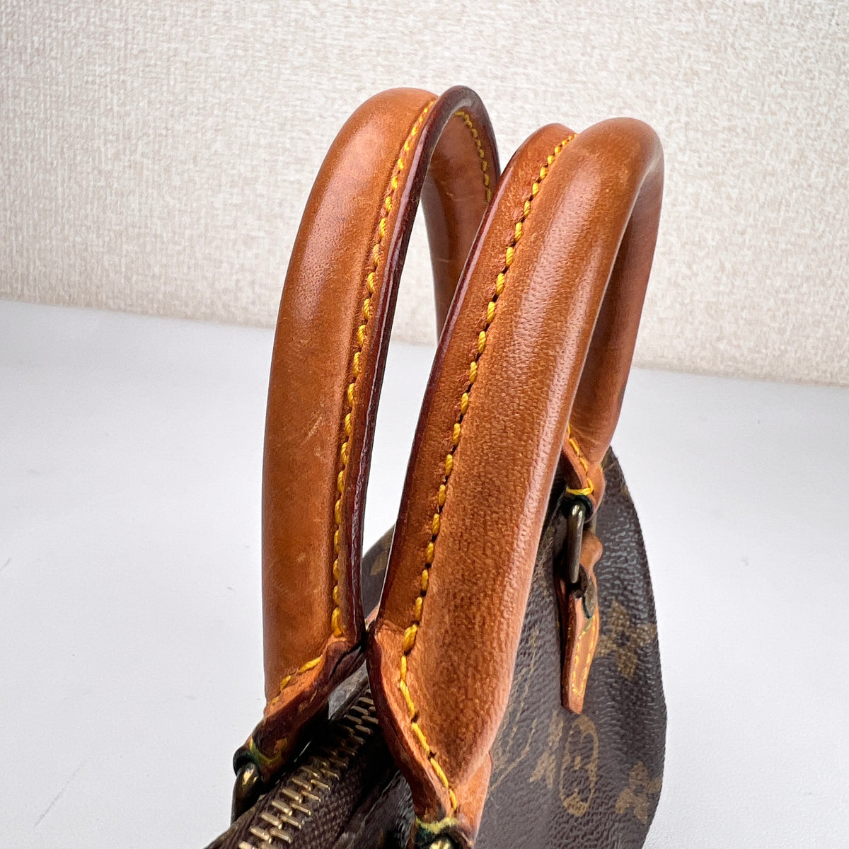 Louis Vuitton Black Handle Bags A-15202