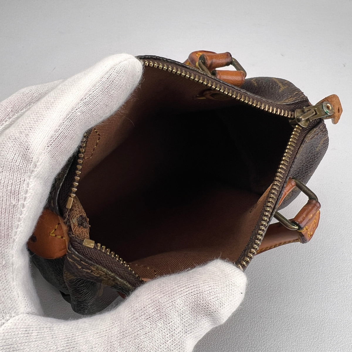 Louis Vuitton Black Handle Bags A-15202