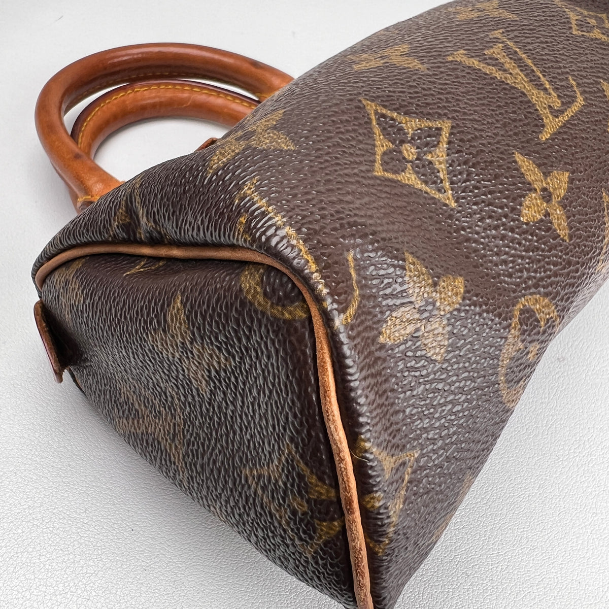 Louis Vuitton Black Handle Bags A-15202