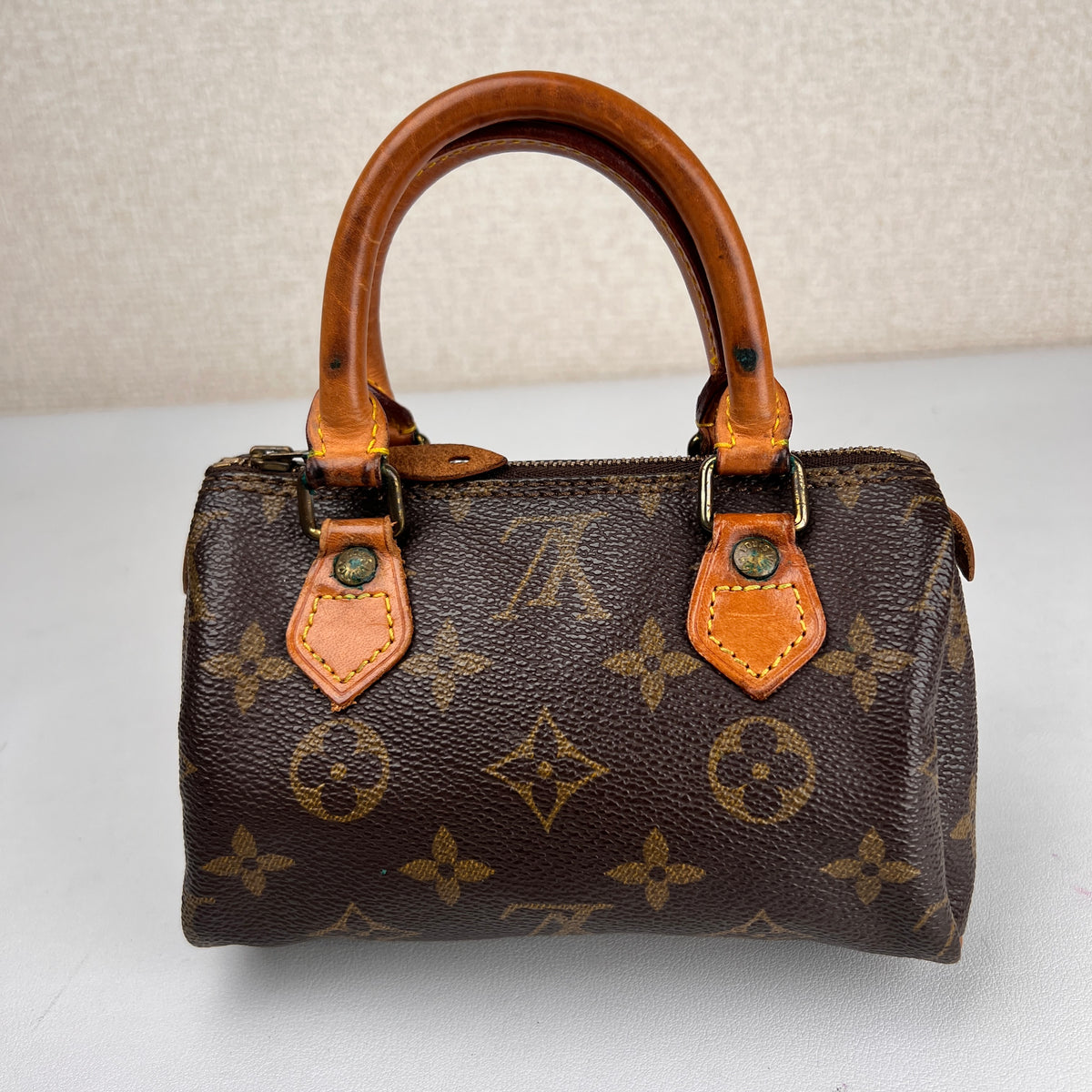 Louis Vuitton Black Handle Bags A-15202