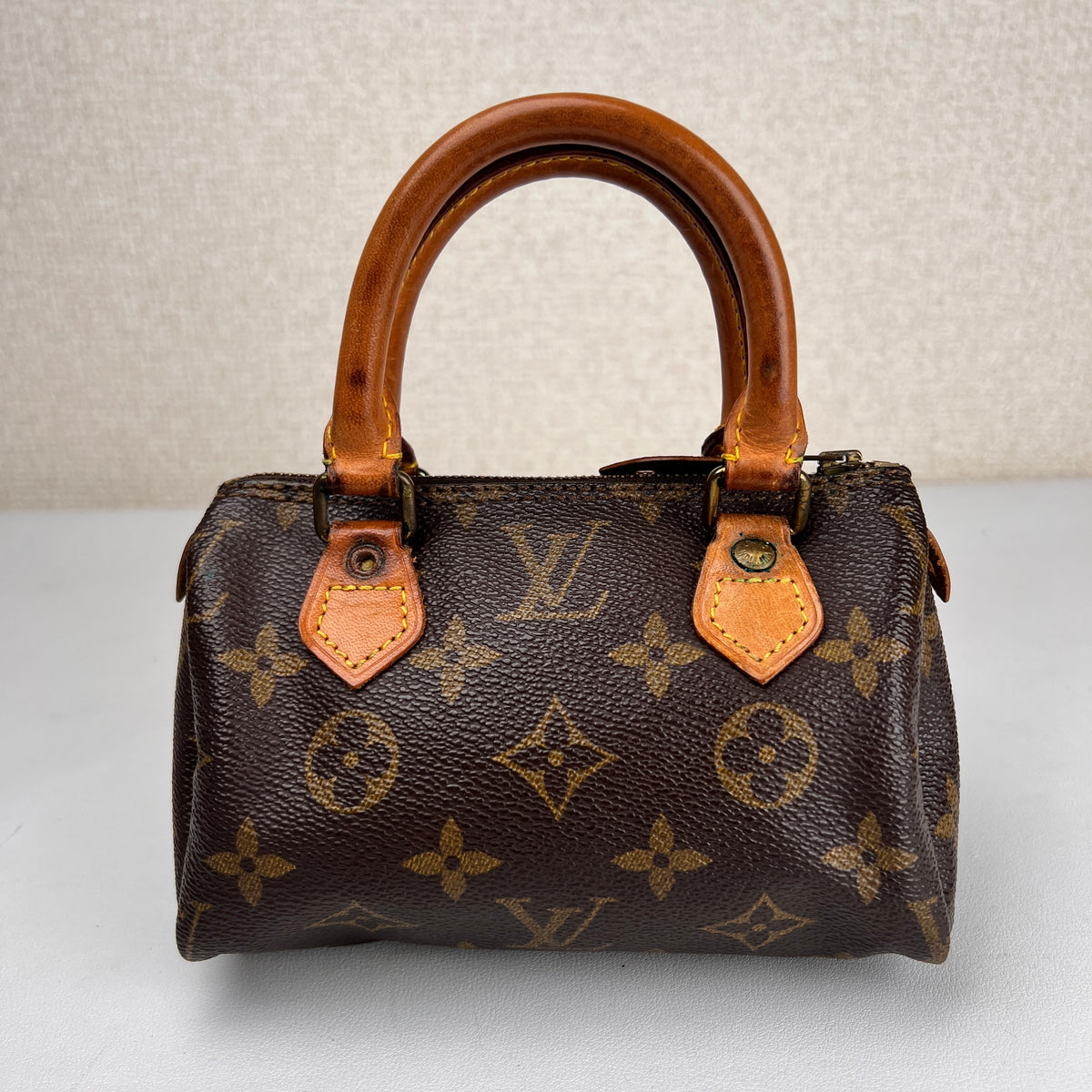 Louis Vuitton Black Handle Bags A-15202