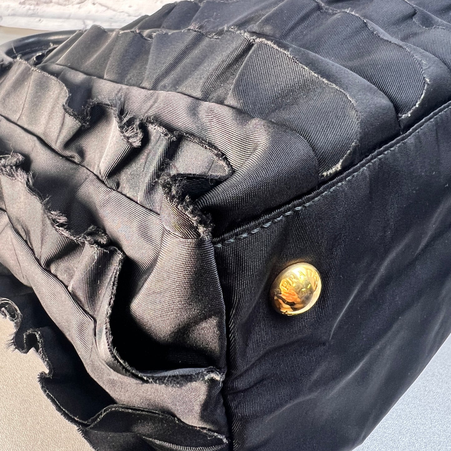 Prada Black Handle Bags A-15208