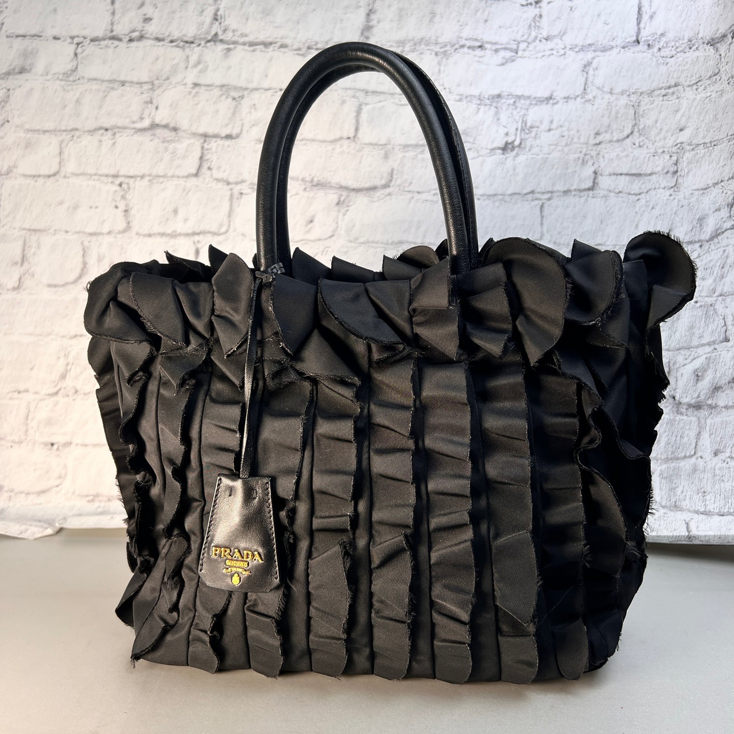 Prada Black Handle Bags A-15208