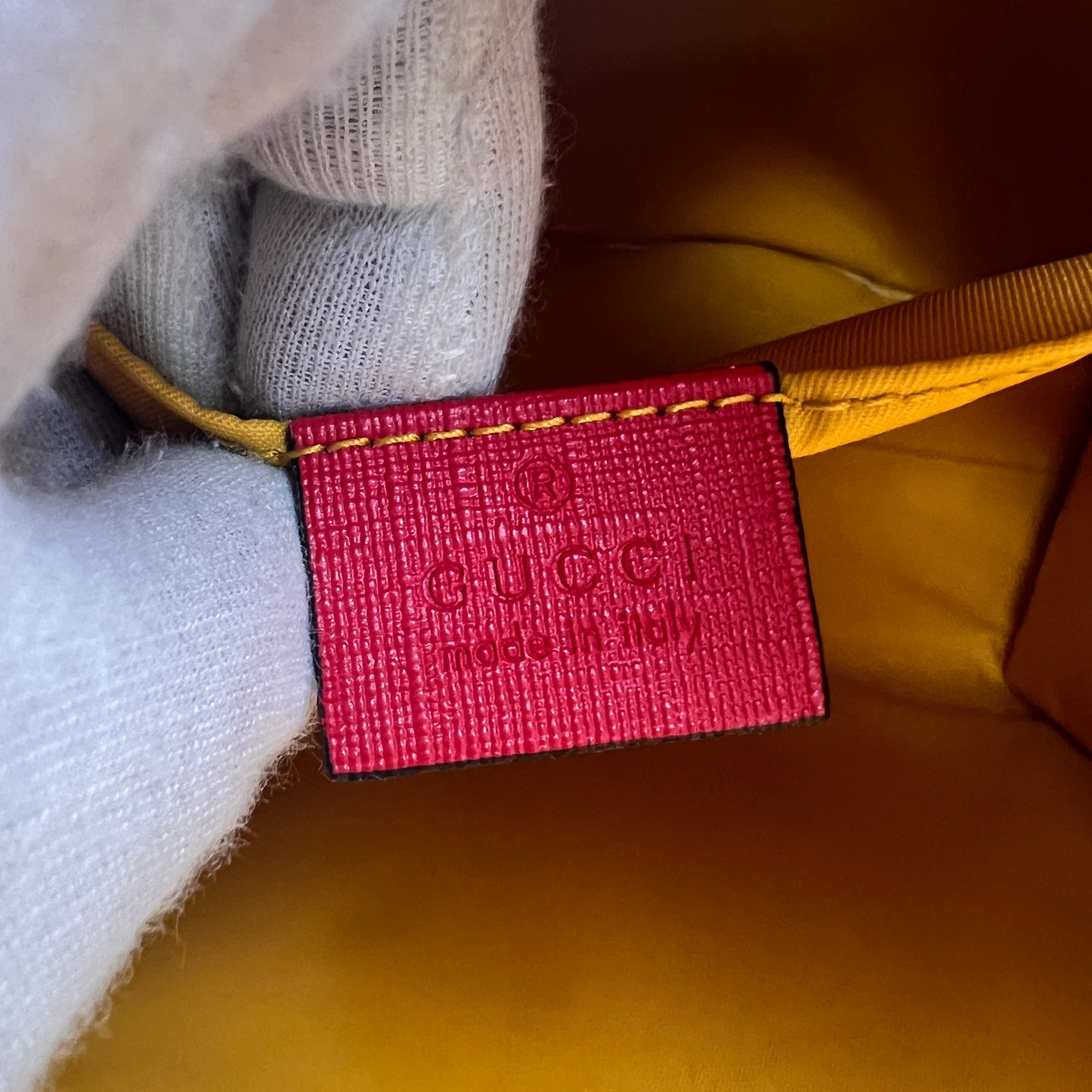 Gucci Beige Shoulder Bags A-15209