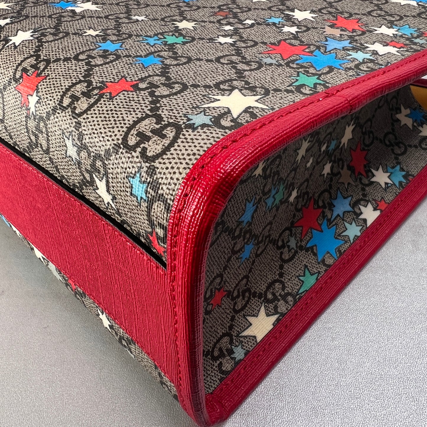 Gucci Beige Shoulder Bags A-15209