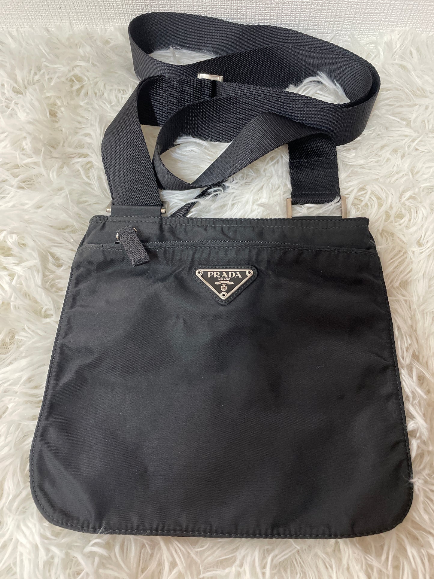 Prada ブラック系 Shoulder Bags A-15212