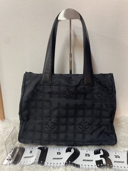 Chanel ブラック系 Tote Bags A-15213