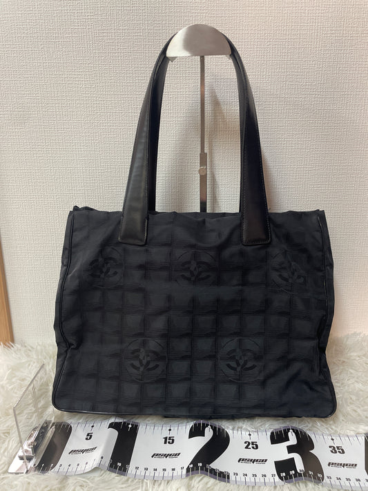 Chanel ブラック系 Tote Bags A-15213