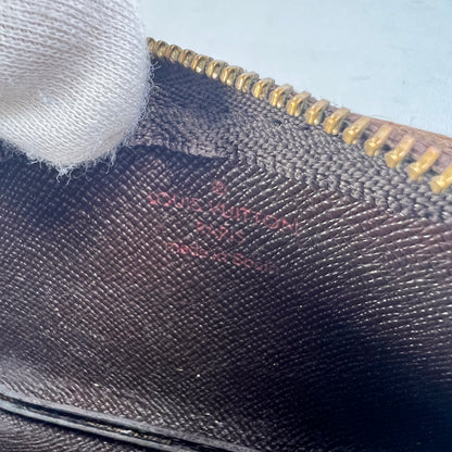 Louis Vuitton Brown Wallets A-15265