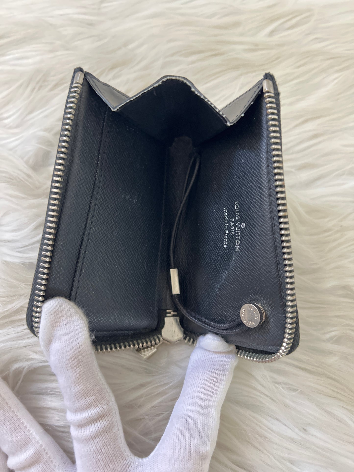 Louis Vuitton Gray Wallets A-15266