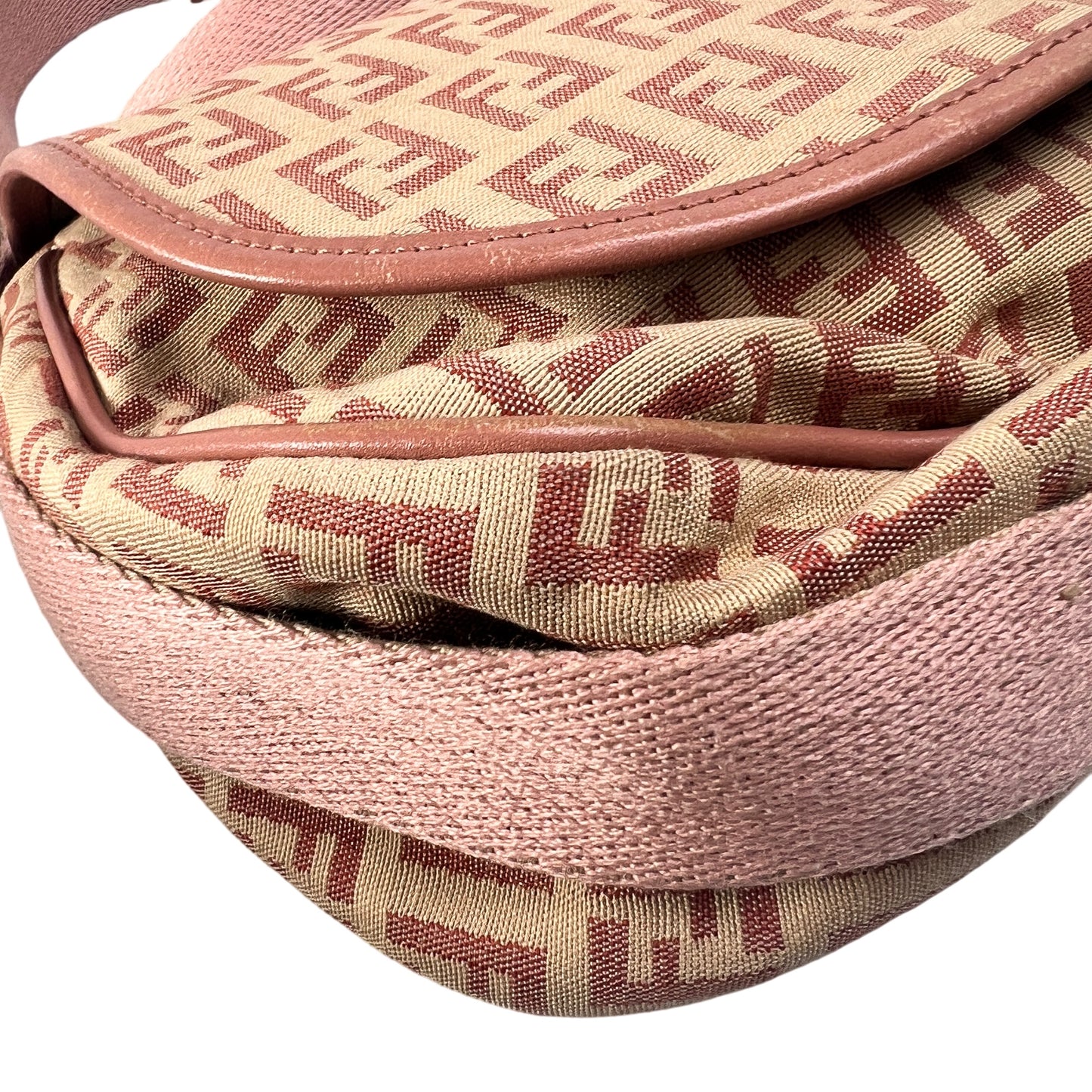 Fendi Pink Shoulder Bags A-15273