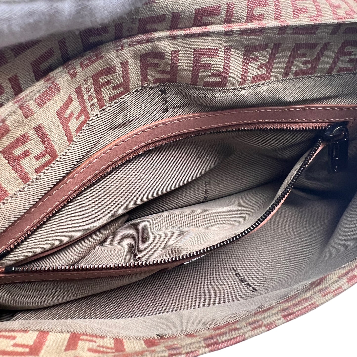 Fendi Pink Shoulder Bags A-15273
